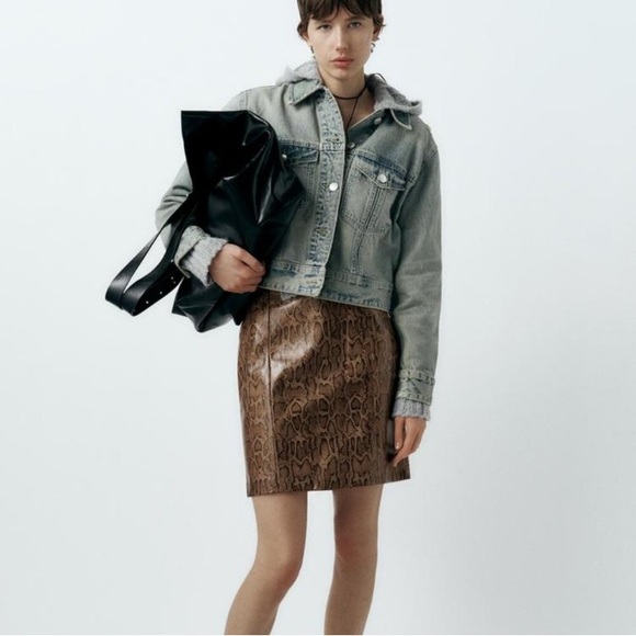 BNWT ZARA FAUX LEATHER SNAKESKIN PRINT SKIRT BROWN SMALL - Picture 1 of 9